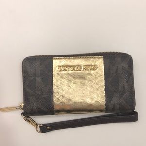 Michael Kors Wristlet